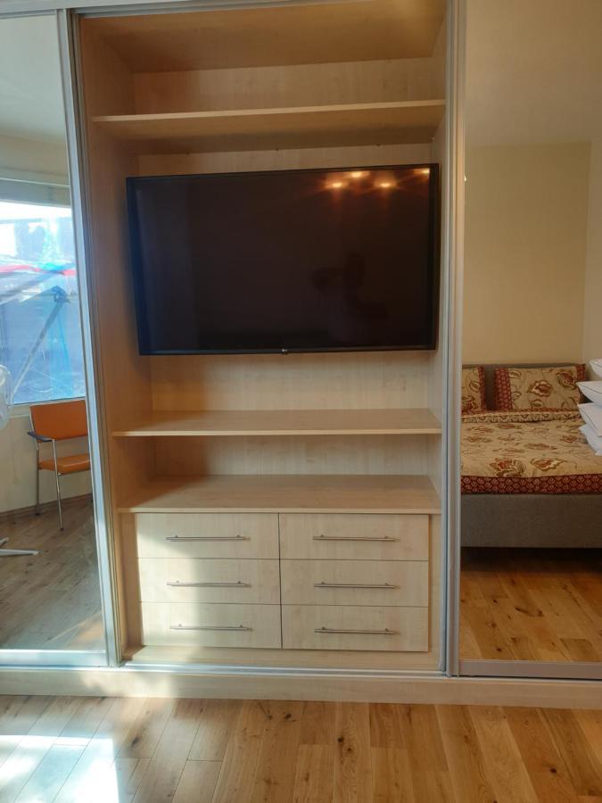London Luxury Spacious 2 Bedroom Apartment 4 Mins From Ilford Stn. Free Parking Ngoại thất bức ảnh