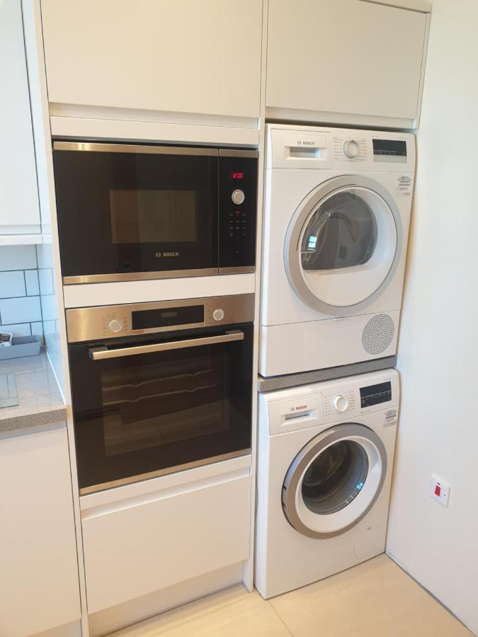 London Luxury Spacious 2 Bedroom Apartment 4 Mins From Ilford Stn. Free Parking Ngoại thất bức ảnh