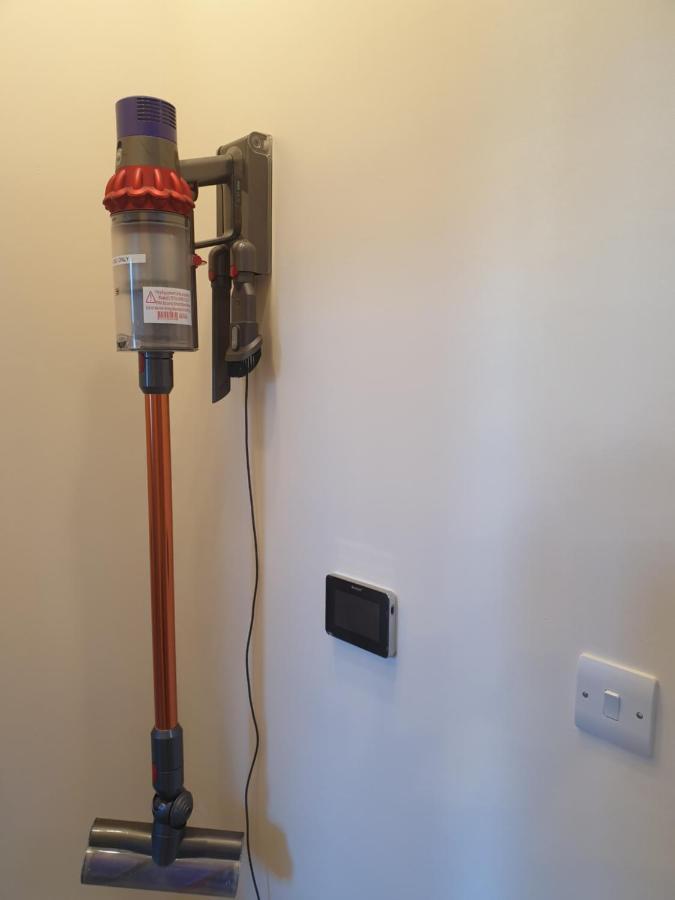 London Luxury Spacious 2 Bedroom Apartment 4 Mins From Ilford Stn. Free Parking Ngoại thất bức ảnh