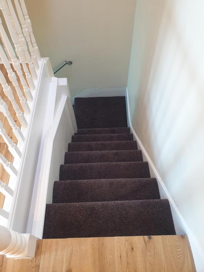 London Luxury Spacious 2 Bedroom Apartment 4 Mins From Ilford Stn. Free Parking Ngoại thất bức ảnh